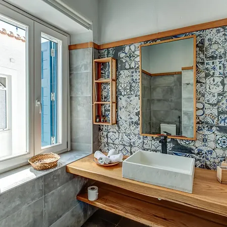 Andy Port House With Seaview By Goutos *