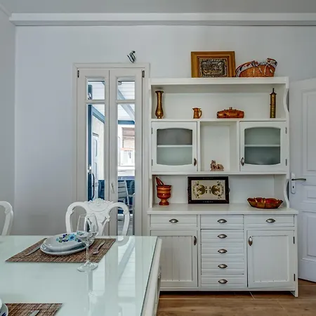 Apartmán Andy Port House With Seaview By Goutos